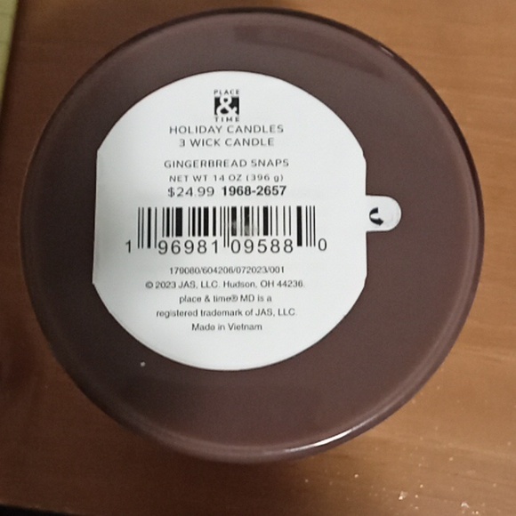 Brand New 3 wick candle multiple flavors - Picture 2 of 4